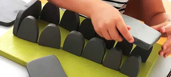 Ateliers 4-6 ans "1, 2, 3 menhirs" Ateliers 4-6 ans "1, 2, 3 menhirs"