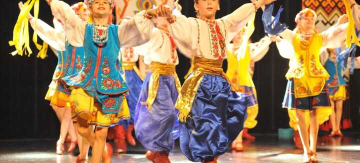 Joyeux Petits Souliers - Ballets et Danses d'Ukraine