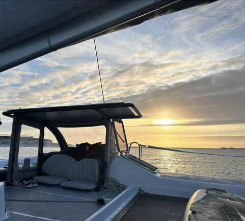 Rock'n-Cat-École-de-voile-et-d'aventure-Sortie-soirée-coucher-de-soleil