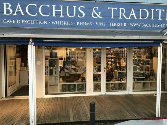 Façade Bacchus Trinité