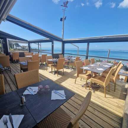 aux-terrasses-de-la-plage-restaurant-bar-La-trinité-sur-mer-4 1