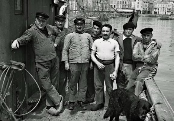 Étel_quelque chose en nous de poésie_pêcheurs étellois à la Rochelle dans les années 30