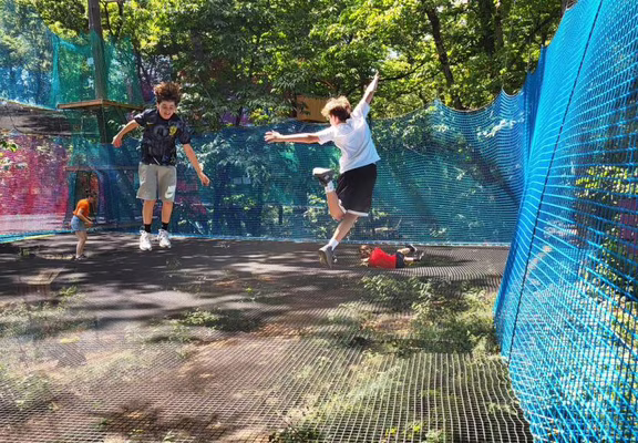 land aux lutins parc loisirs nature filets geants trampoforest et parcabout