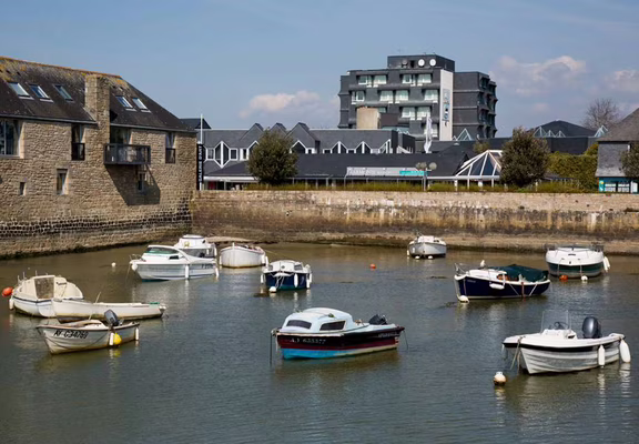 Vue-Port-en-Dro-Petit-train-touristique-Carnac-Morbihan-Bretagne-Sud
