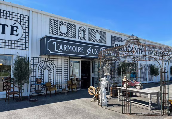 Antiquité Brocante L'Armoire aux Trésors