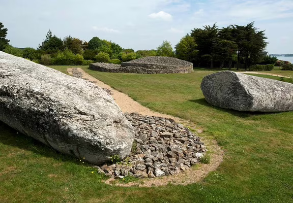 Site-des-megalithes-de-Locmariaquer-Morbihan-Bretagne-Sud